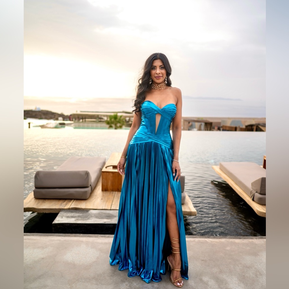 Sherri Hill blue metallic pleated gown, worn once, perfect condition size US 0